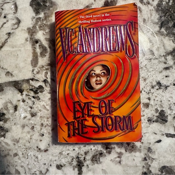 VC Andrews Eye Of The Storm Soft Cover - Picture 1 of 3